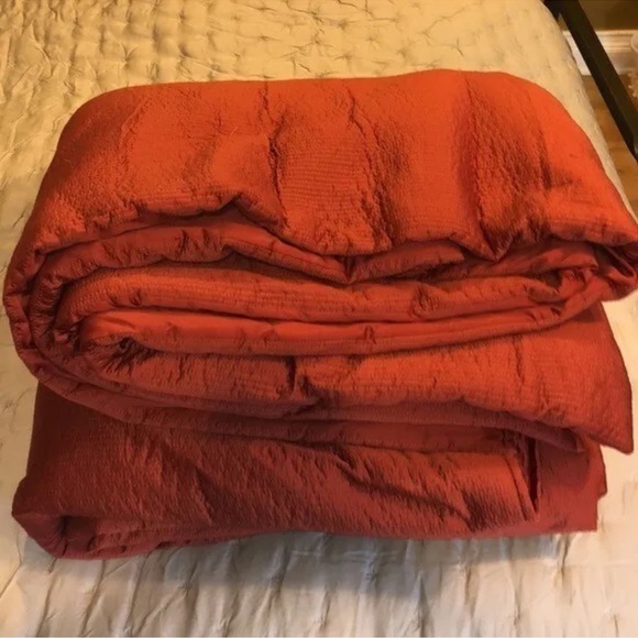 Simply Vera Vera Wang Beautiful Red Comforter - Picture 3 of 10